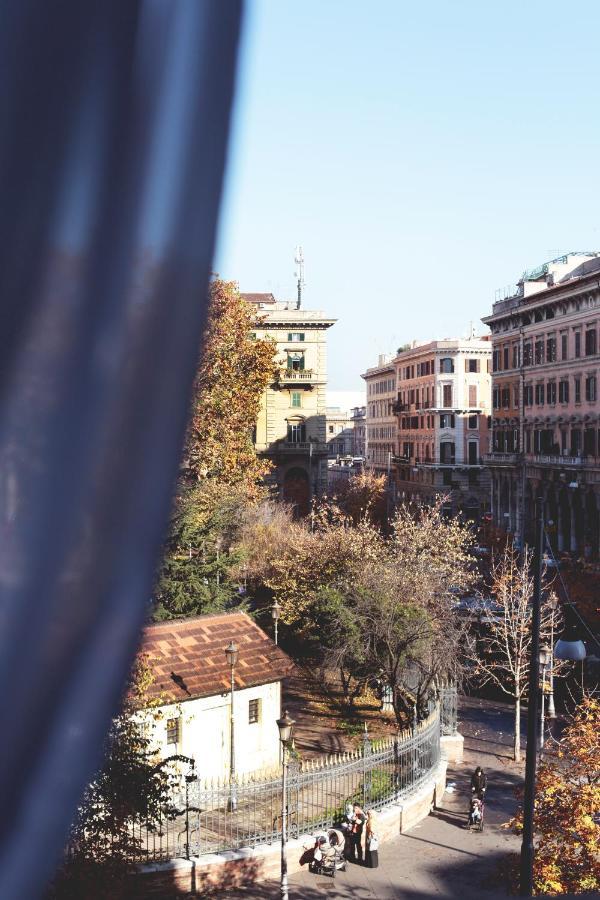 Bed And Breakfast Piazza Vittorio87 Рим Екстериор снимка